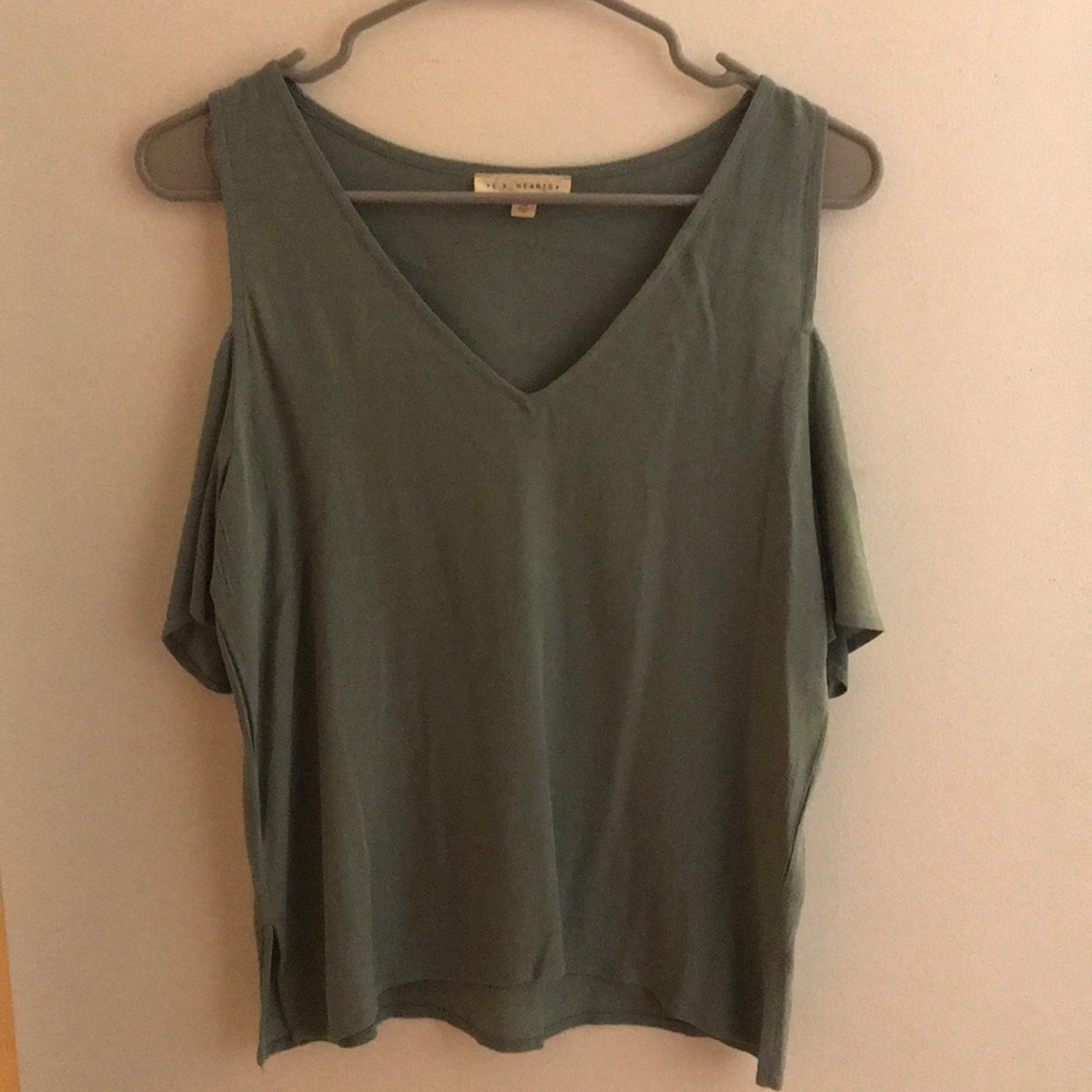 Cold shoulder tank